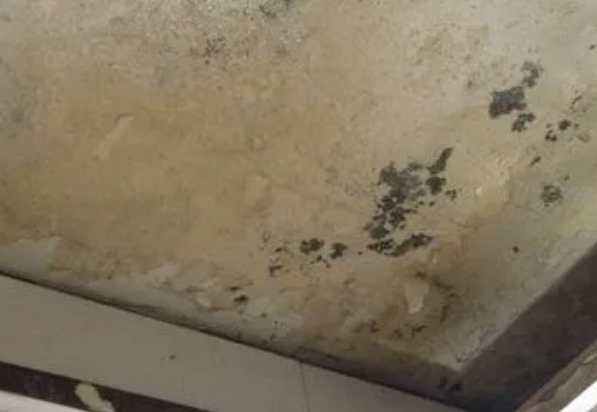 丹江口阳台漏水维修公司分享下丹江口卫生间渗水维修需要注意哪些问题。