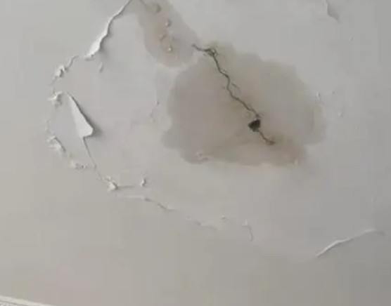 丹江口阳台漏水维修公司分享下屋面防水工程质量问题原因分析